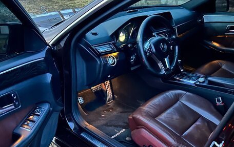 Mercedes-Benz E-Класс, 2011 год, 1 300 000 рублей, 13 фотография