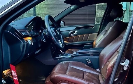 Mercedes-Benz E-Класс, 2011 год, 1 300 000 рублей, 14 фотография