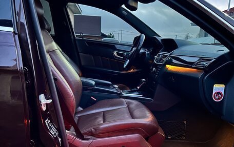 Mercedes-Benz E-Класс, 2011 год, 1 300 000 рублей, 24 фотография