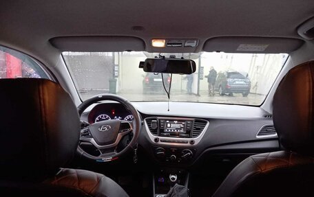 Hyundai Solaris II рестайлинг, 2018 год, 1 050 000 рублей, 9 фотография