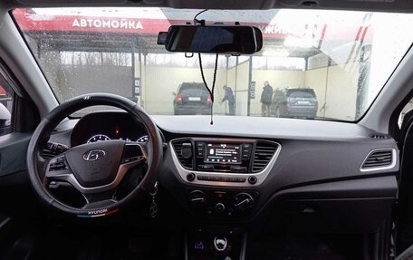 Hyundai Solaris II рестайлинг, 2018 год, 1 050 000 рублей, 10 фотография