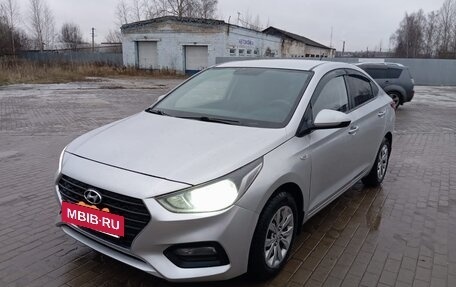 Hyundai Solaris II рестайлинг, 2018 год, 1 050 000 рублей, 2 фотография