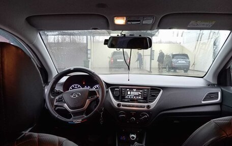 Hyundai Solaris II рестайлинг, 2018 год, 1 050 000 рублей, 15 фотография