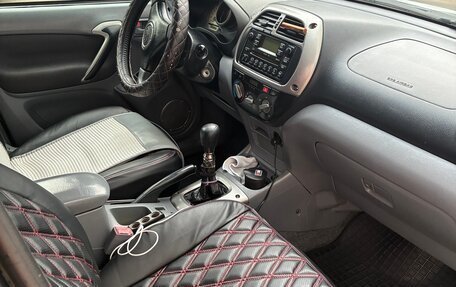 Toyota RAV4, 2003 год, 650 000 рублей, 9 фотография