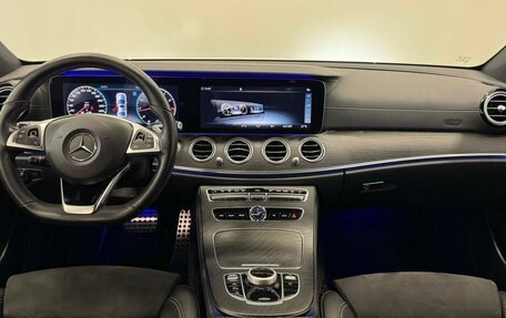 Mercedes-Benz E-Класс, 2017 год, 3 437 000 рублей, 16 фотография