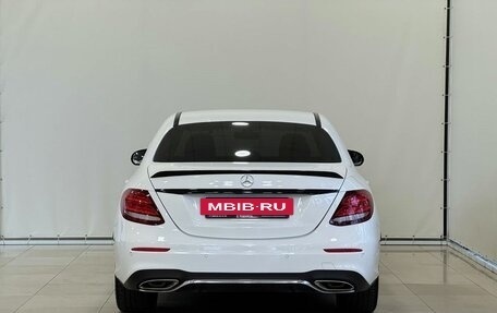 Mercedes-Benz E-Класс, 2017 год, 3 437 000 рублей, 8 фотография