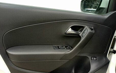 Volkswagen Polo VI (EU Market), 2012 год, 700 000 рублей, 16 фотография