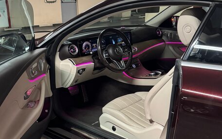 Mercedes-Benz E-Класс, 2019 год, 3 550 000 рублей, 5 фотография