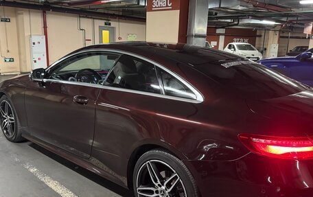 Mercedes-Benz E-Класс, 2019 год, 3 550 000 рублей, 4 фотография