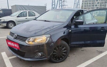 Volkswagen Polo VI (EU Market), 2011 год, 850 000 рублей, 3 фотография