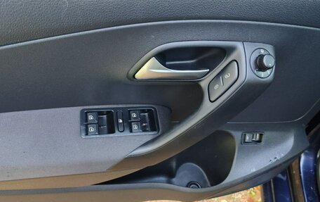 Volkswagen Polo VI (EU Market), 2011 год, 850 000 рублей, 12 фотография