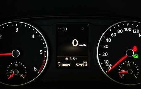 Volkswagen Multivan T6 рестайлинг, 2016 год, 3 125 000 рублей, 6 фотография