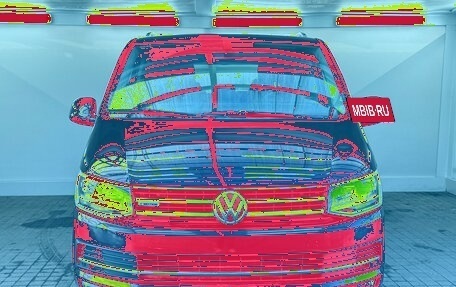 Volkswagen Multivan T6 рестайлинг, 2016 год, 3 125 000 рублей, 2 фотография