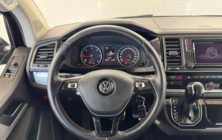 Volkswagen Multivan T6 рестайлинг, 2016 год, 3 125 000 рублей, 11 фотография