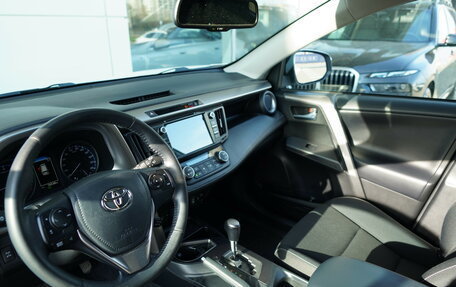 Toyota RAV4, 2018 год, 2 790 000 рублей, 9 фотография