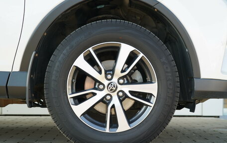 Toyota RAV4, 2018 год, 2 790 000 рублей, 8 фотография