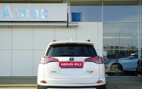 Toyota RAV4, 2018 год, 2 790 000 рублей, 4 фотография