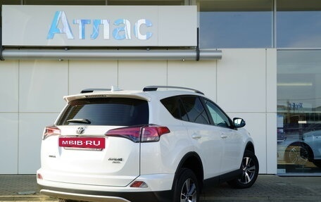 Toyota RAV4, 2018 год, 2 790 000 рублей, 2 фотография