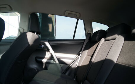 Toyota RAV4, 2018 год, 2 790 000 рублей, 13 фотография