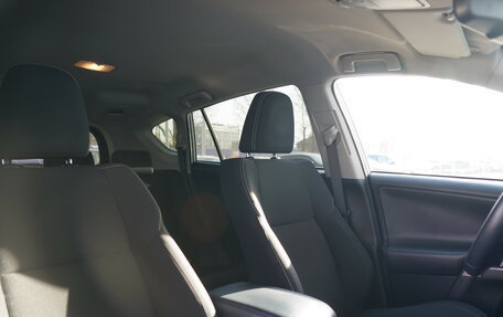 Toyota RAV4, 2018 год, 2 790 000 рублей, 12 фотография