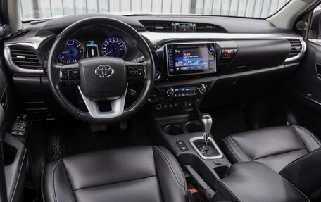Toyota Hilux VIII, 2016 год, 2 750 000 рублей, 6 фотография