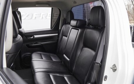 Toyota Hilux VIII, 2016 год, 2 750 000 рублей, 9 фотография