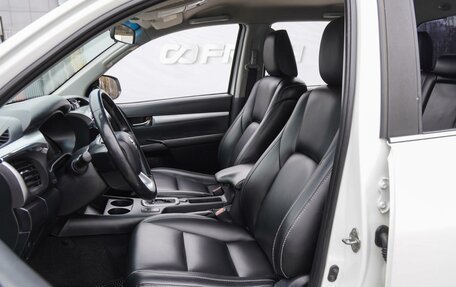 Toyota Hilux VIII, 2016 год, 2 750 000 рублей, 10 фотография