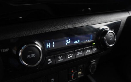 Toyota Hilux VIII, 2016 год, 2 750 000 рублей, 16 фотография