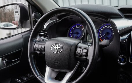 Toyota Hilux VIII, 2016 год, 2 750 000 рублей, 23 фотография