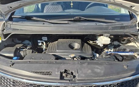 Hyundai H-1 II рестайлинг, 2011 год, 1 500 000 рублей, 6 фотография