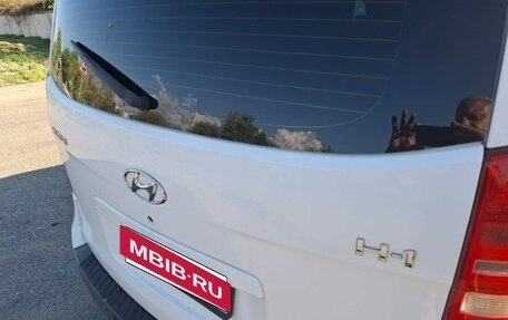 Hyundai H-1 II рестайлинг, 2011 год, 1 500 000 рублей, 4 фотография