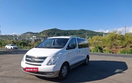 Hyundai H-1 II рестайлинг, 2011 год, 1 500 000 рублей, 2 фотография