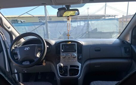 Hyundai H-1 II рестайлинг, 2011 год, 1 500 000 рублей, 9 фотография