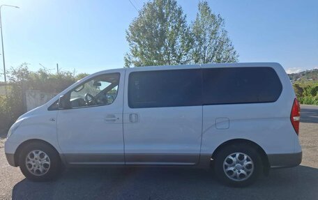 Hyundai H-1 II рестайлинг, 2011 год, 1 500 000 рублей, 12 фотография