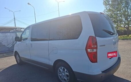 Hyundai H-1 II рестайлинг, 2011 год, 1 500 000 рублей, 11 фотография