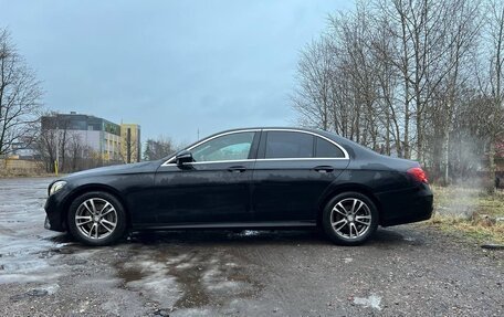 Mercedes-Benz E-Класс, 2020 год, 3 750 000 рублей, 4 фотография