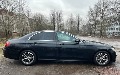 Mercedes-Benz E-Класс, 2020 год, 3 750 000 рублей, 5 фотография