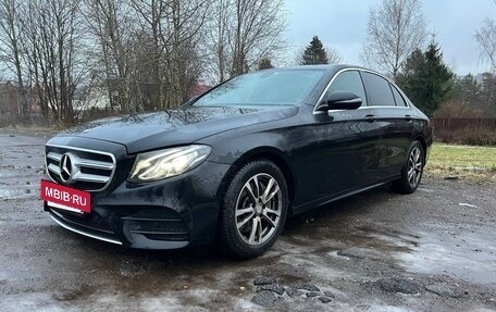 Mercedes-Benz E-Класс, 2020 год, 3 750 000 рублей, 3 фотография