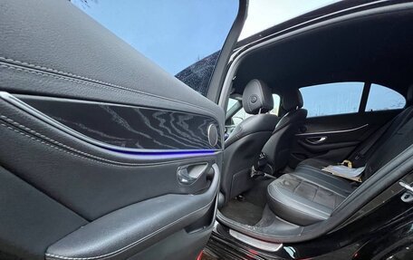 Mercedes-Benz E-Класс, 2020 год, 3 750 000 рублей, 17 фотография