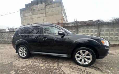 Mitsubishi Outlander III рестайлинг 3, 2010 год, 1 050 000 рублей, 3 фотография