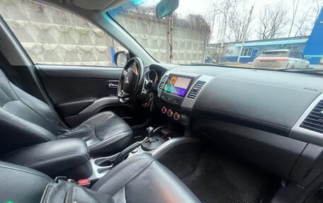 Mitsubishi Outlander III рестайлинг 3, 2010 год, 1 050 000 рублей, 10 фотография