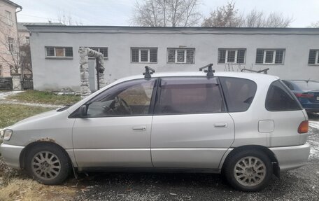 Toyota Ipsum II, 1998 год, 170 000 рублей, 2 фотография