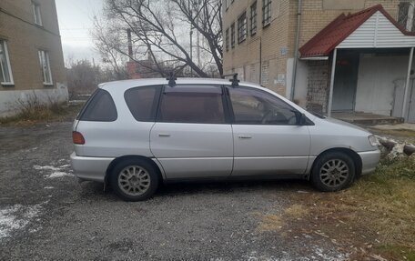 Toyota Ipsum II, 1998 год, 170 000 рублей, 4 фотография
