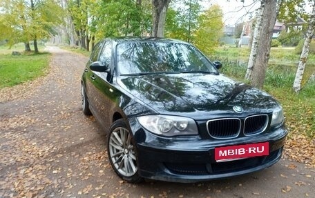 BMW 1 серия, 2008 год, 700 000 рублей, 1 фотография