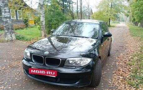 BMW 1 серия, 2008 год, 700 000 рублей, 2 фотография