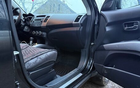 Mitsubishi Outlander III рестайлинг 3, 2008 год, 1 250 000 рублей, 31 фотография