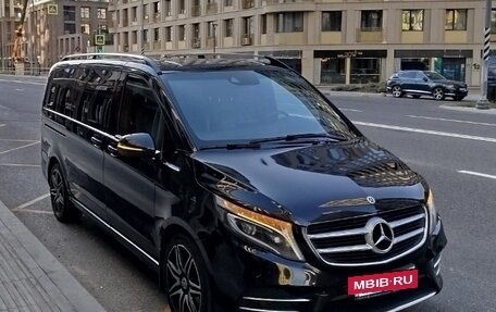 Mercedes-Benz V-Класс, 2018 год, 4 300 000 рублей, 2 фотография
