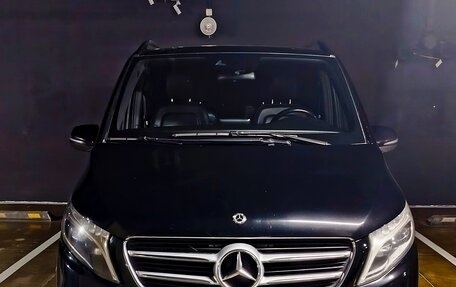 Mercedes-Benz V-Класс, 2018 год, 4 300 000 рублей, 18 фотография