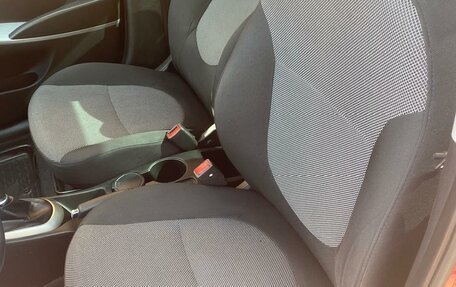 Hyundai Solaris II рестайлинг, 2011 год, 670 000 рублей, 9 фотография