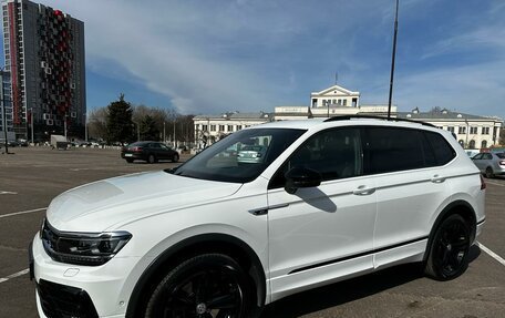 Volkswagen Tiguan II, 2019 год, 3 830 000 рублей, 6 фотография